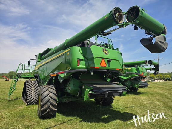 Photo of 2023 John Deere X9 1100