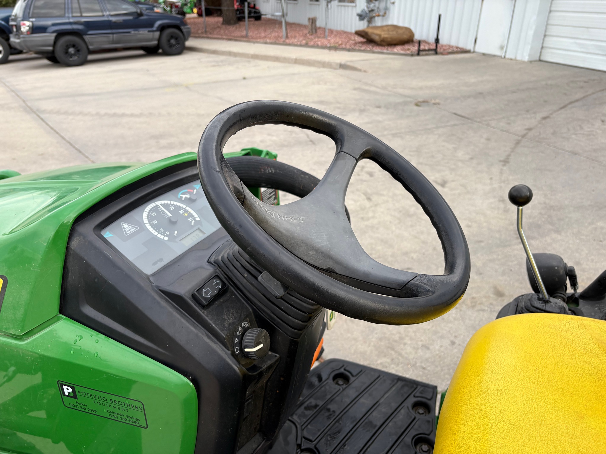 2015 John Deere 1025R Image 8