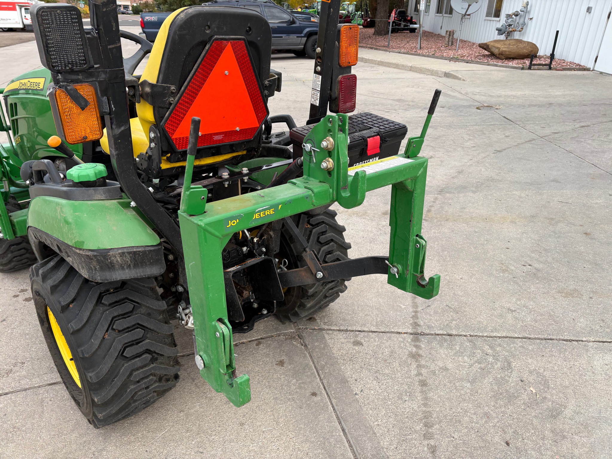 2015 John Deere 1025R Image 16