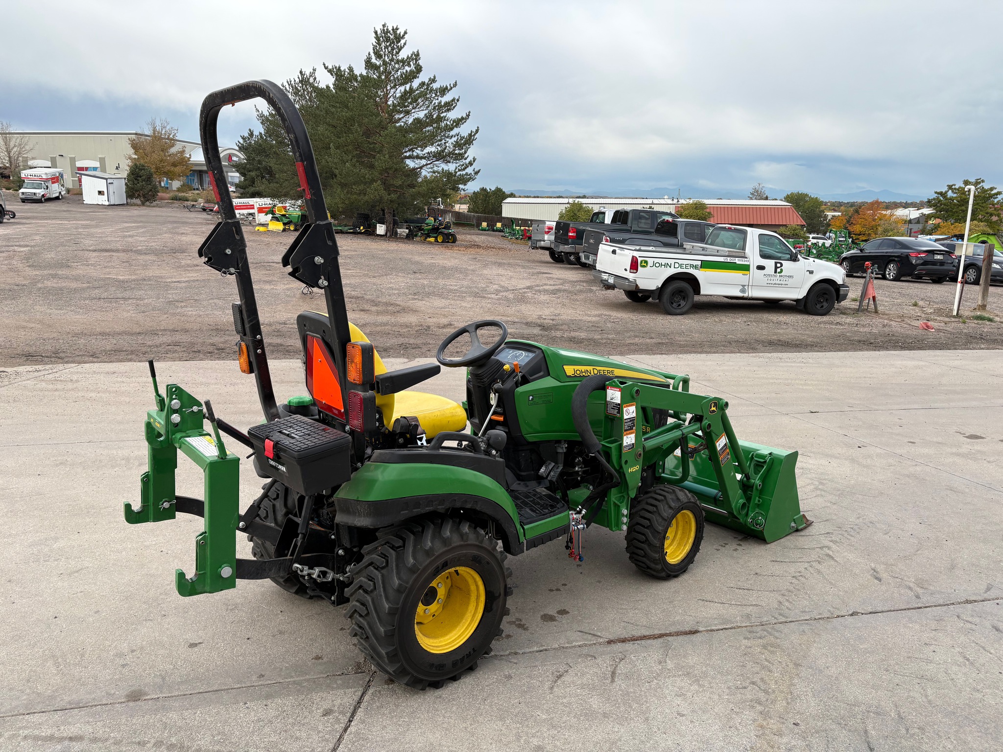 2015 John Deere 1025R Image 4