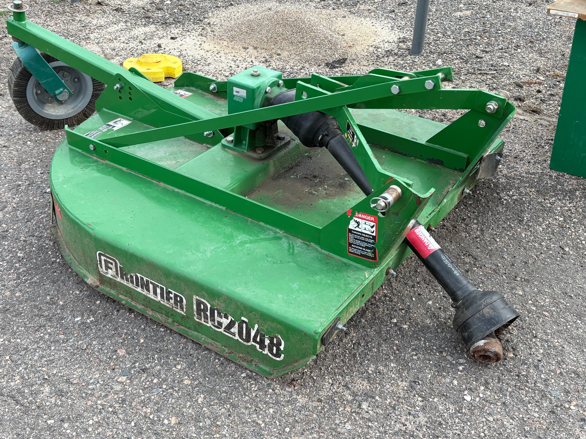 2015 John Deere 1025R Image 15