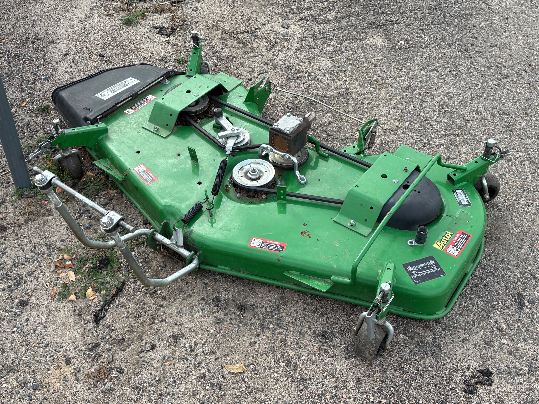 2015 John Deere 1025R Image 14