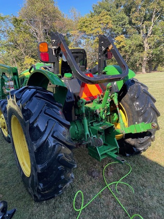 Photo of 2018 John Deere 5065E