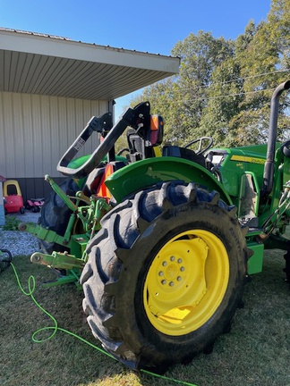 Photo of 2018 John Deere 5065E
