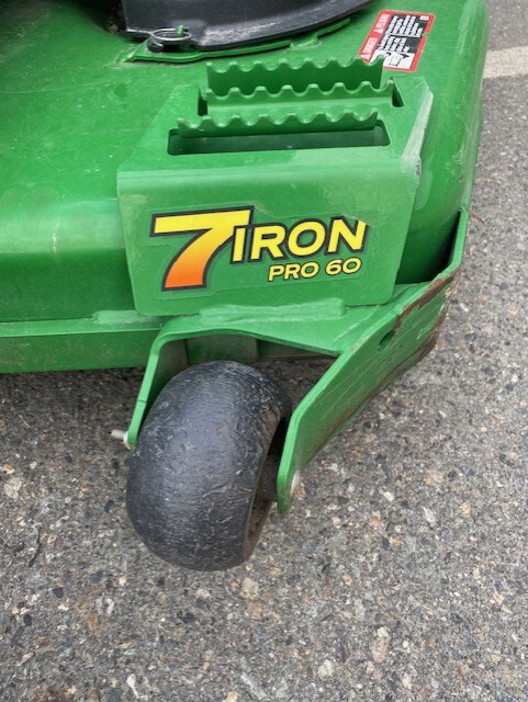 2019 John Deere Z925M Image 5