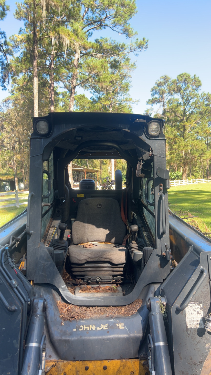 2021 John Deere 325G Image 4