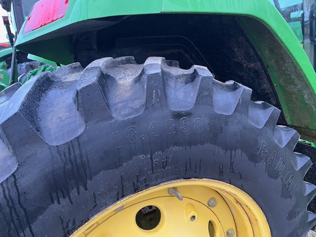 1995 John Deere 7200 Row Crop Tractors