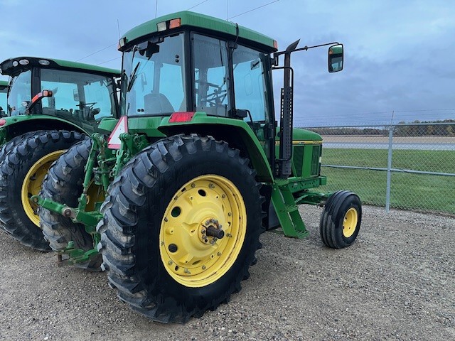 1995 John Deere 7200 Row Crop Tractors