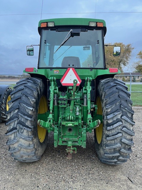 1995 John Deere 7200 Row Crop Tractors