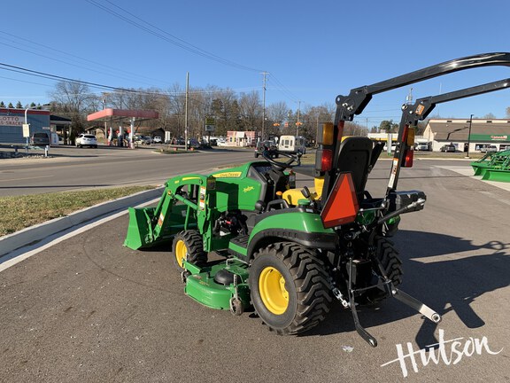 Photo of 2022 John Deere 1025R