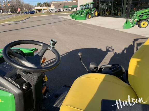 Photo of 2022 John Deere 1025R