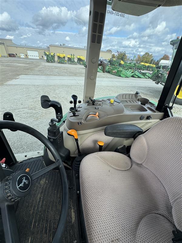2015 John Deere 5100E Image 3