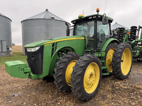  John Deere 8310R