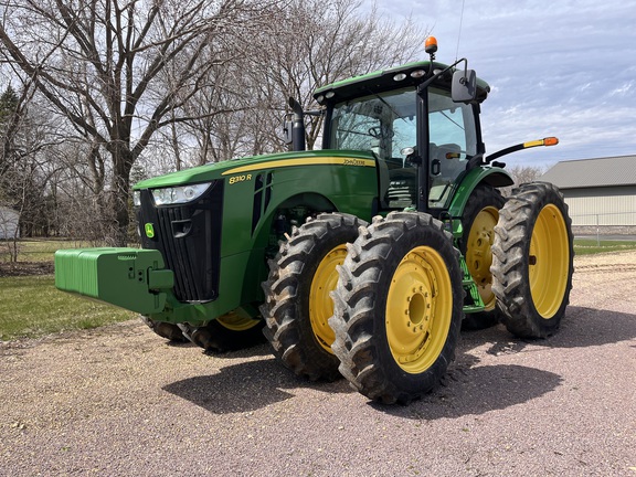  John Deere 8310R