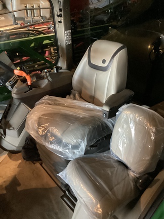 2025 John Deere 412R - Photo15