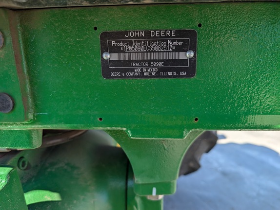 2025 John Deere 5090E - Photo3