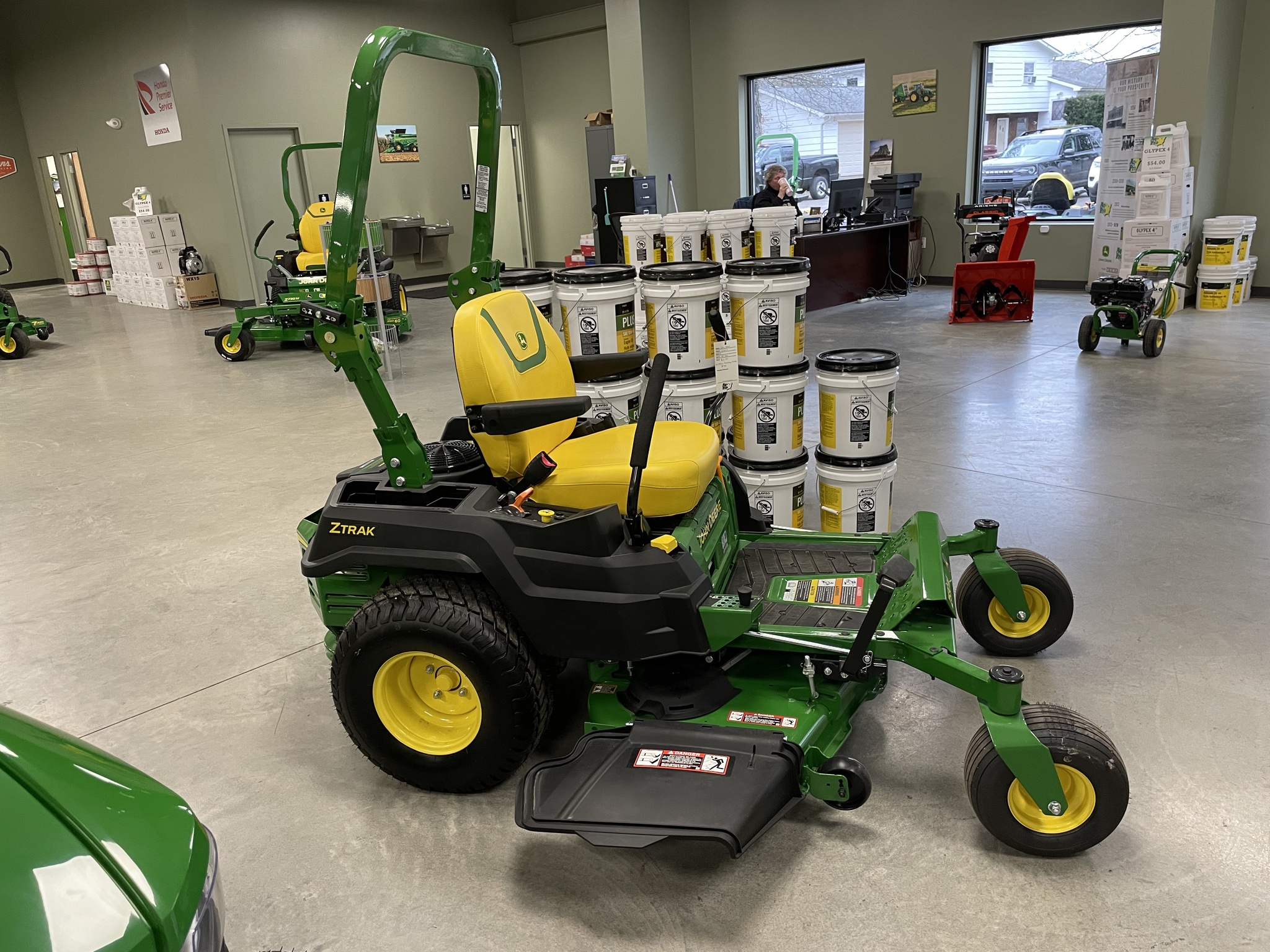 2025 John Deere Z530M Image 3