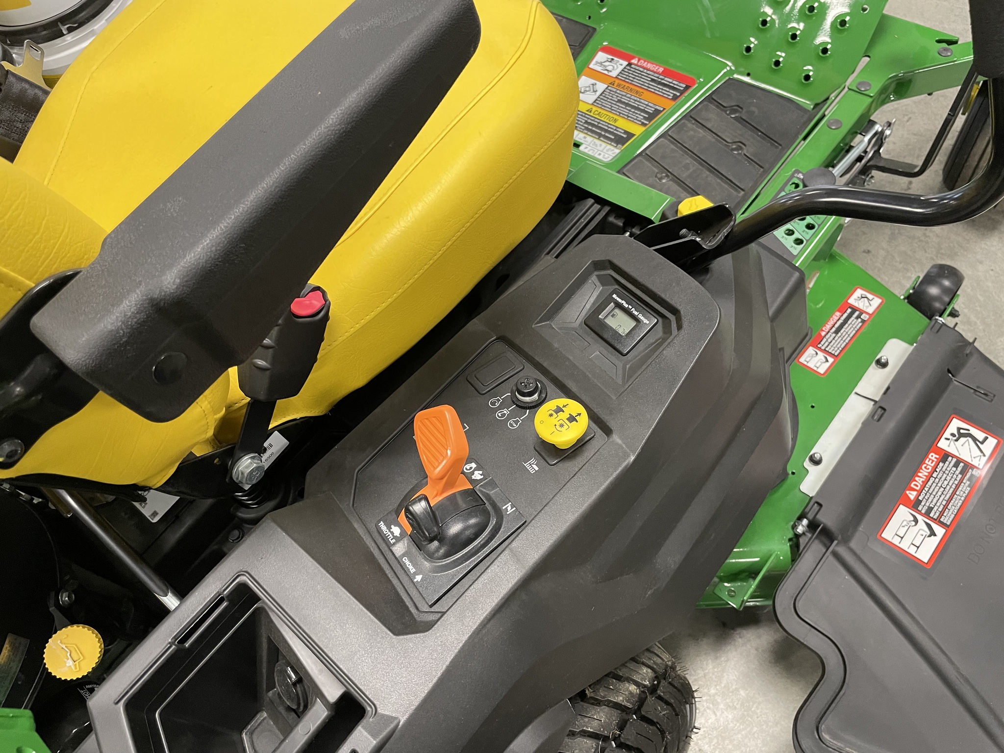 2025 John Deere Z530M Image 6