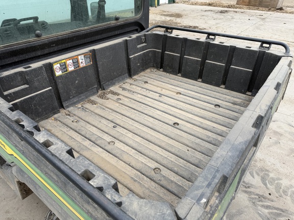 2025 John Deere XUV 845M - Photo13