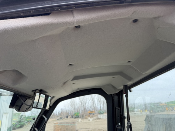 2025 John Deere XUV 845M - Photo17