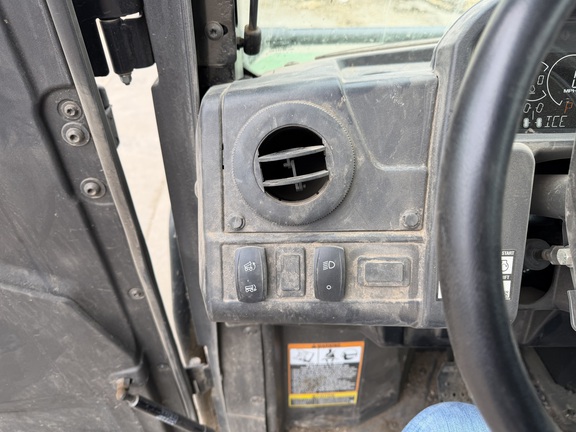 2025 John Deere XUV 845M - Photo19