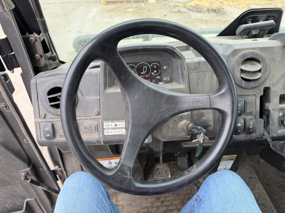 2025 John Deere XUV 845M - Photo20