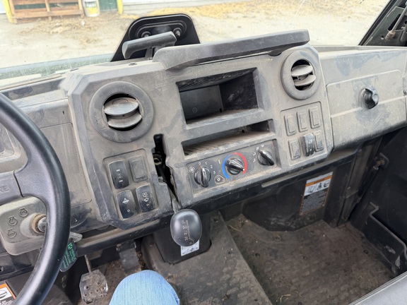 2025 John Deere XUV 845M - Photo21