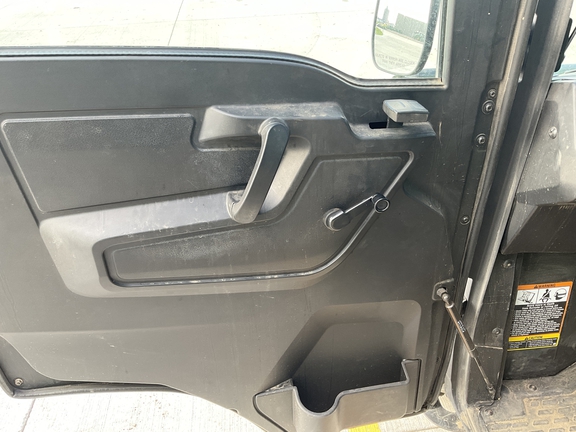 2025 John Deere XUV 845M - Photo16