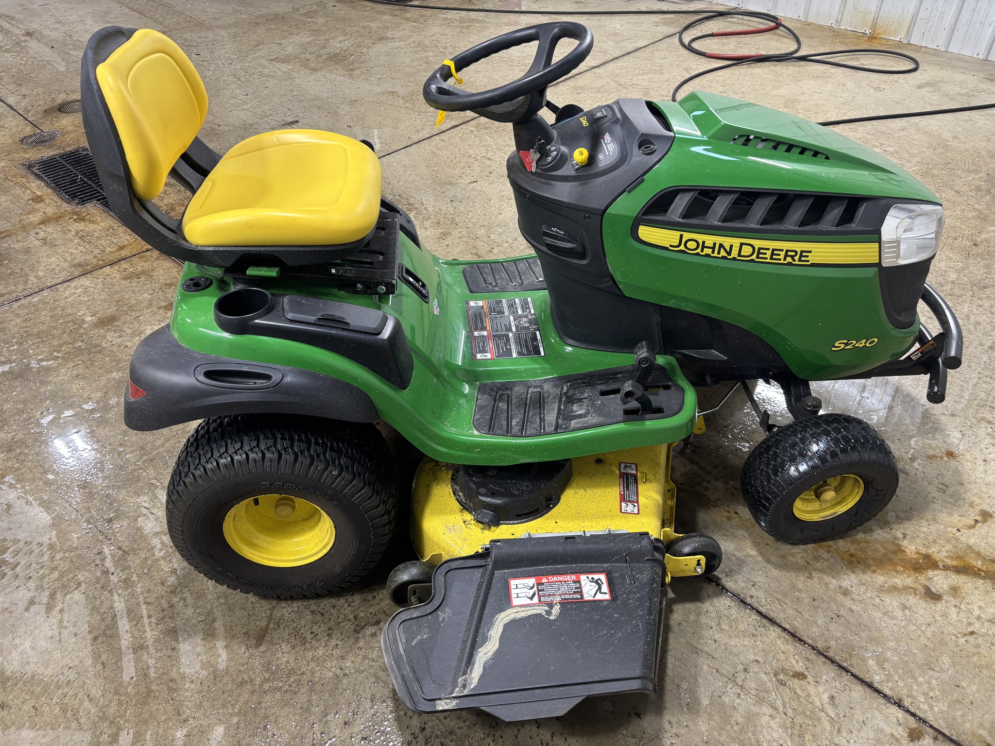 Used 2018 John Deere S240 Lawn & Garden Tractors at Koenig Equipment in Botkins, OH - PhotoXL7