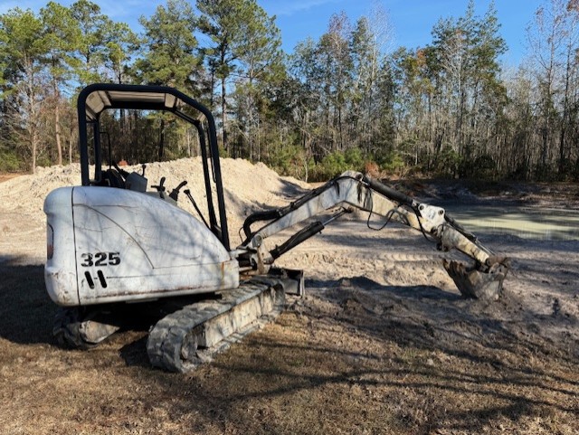2007 Bobcat 325 Image 5