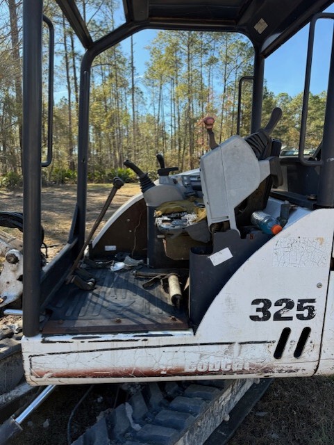 2007 Bobcat 325 Image 4