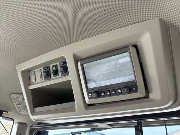 2025 John Deere 9RT 590 - Photo11