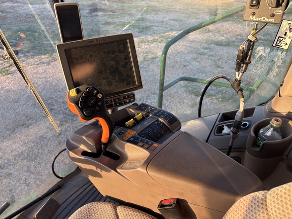Photo of 2022 John Deere S780
