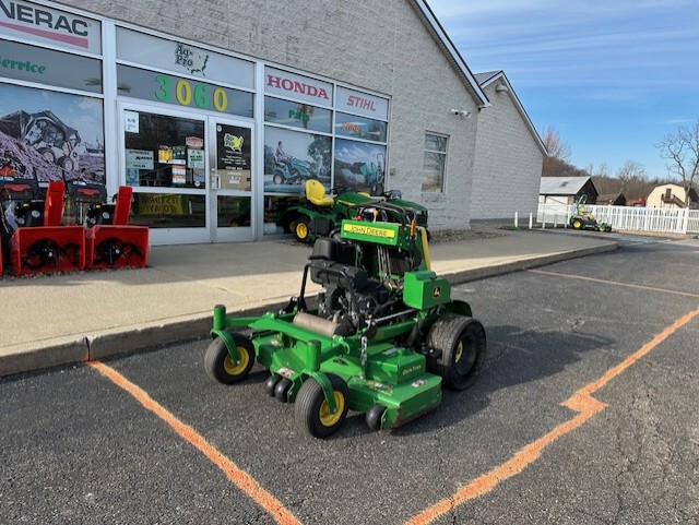 2022 John Deere 652R Quik Trak Image 1