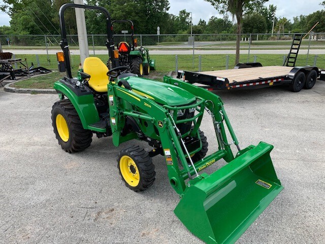 2026 John Deere 2032R Image 3