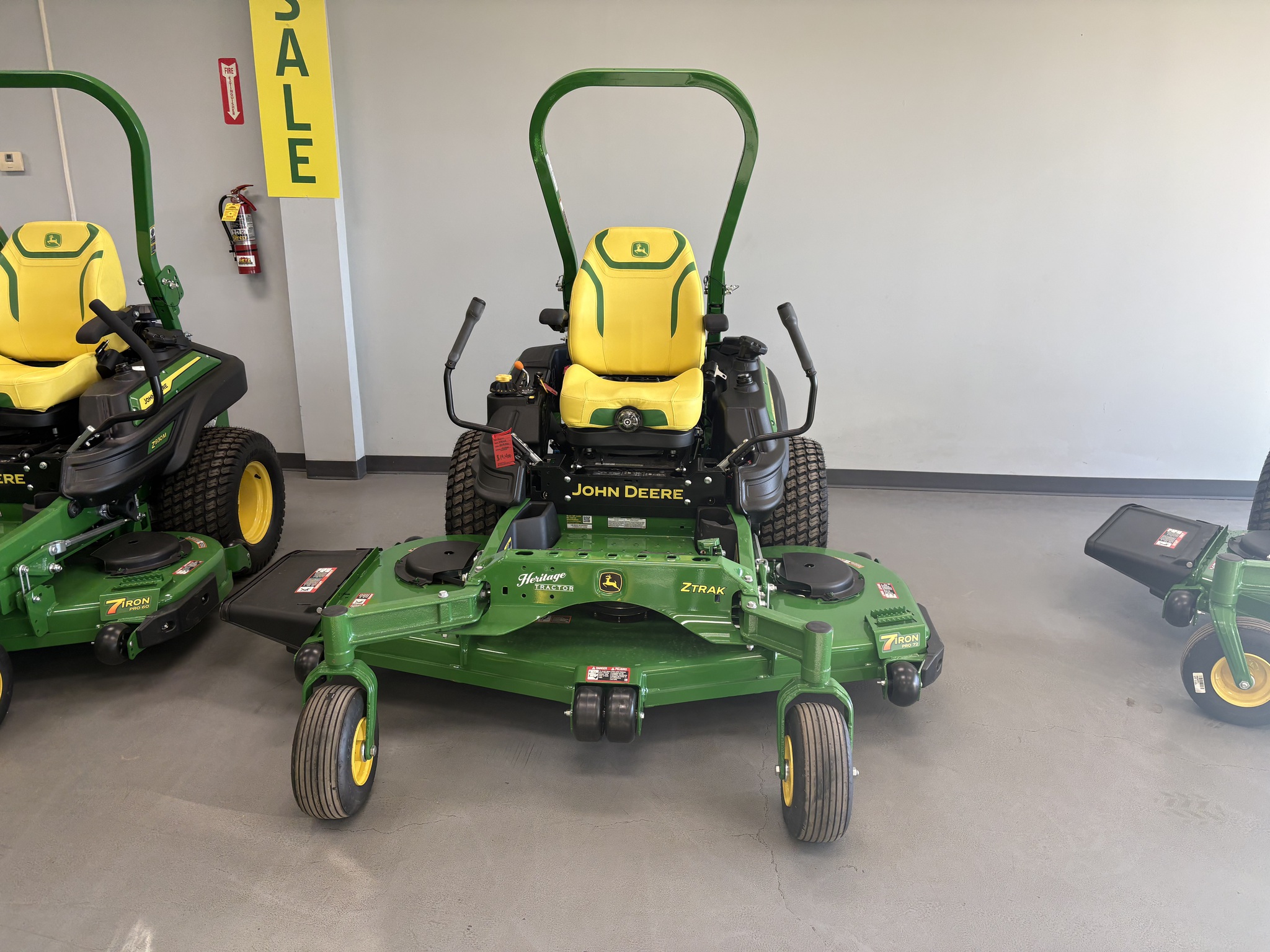  2025 John Deere Z950R at Heritage Tractor in Bloomington, IL