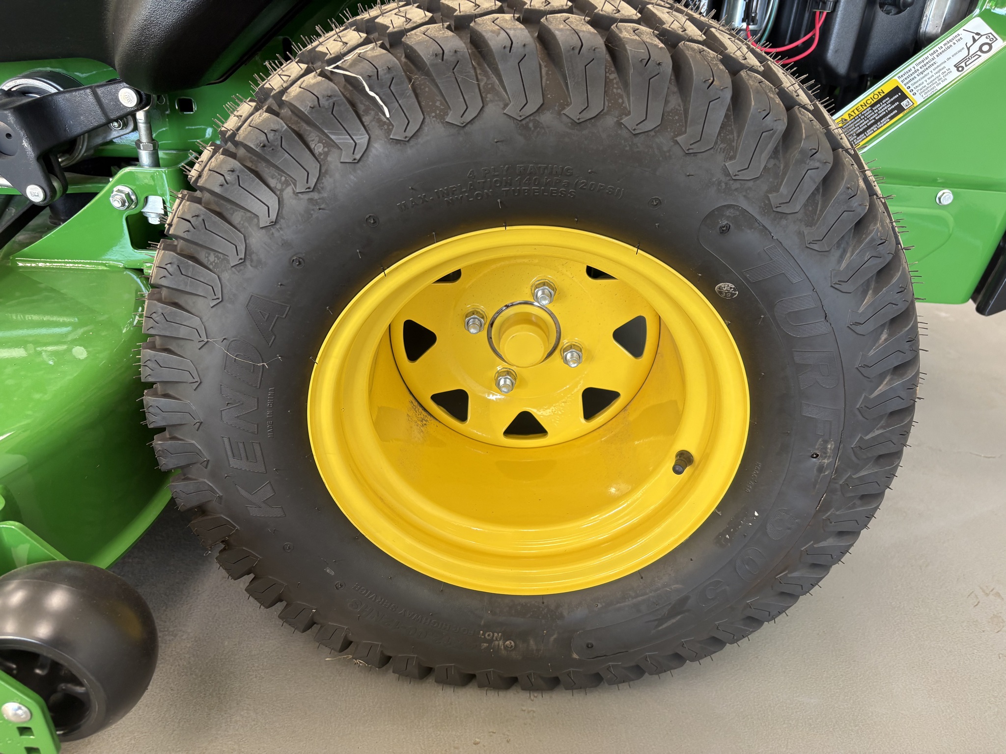  2025 John Deere Z950R at Heritage Tractor in Bloomington, IL