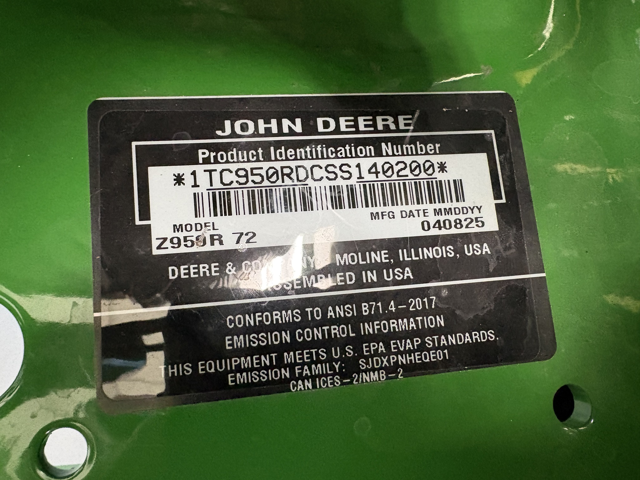  2025 John Deere Z950R at Heritage Tractor in Bloomington, IL