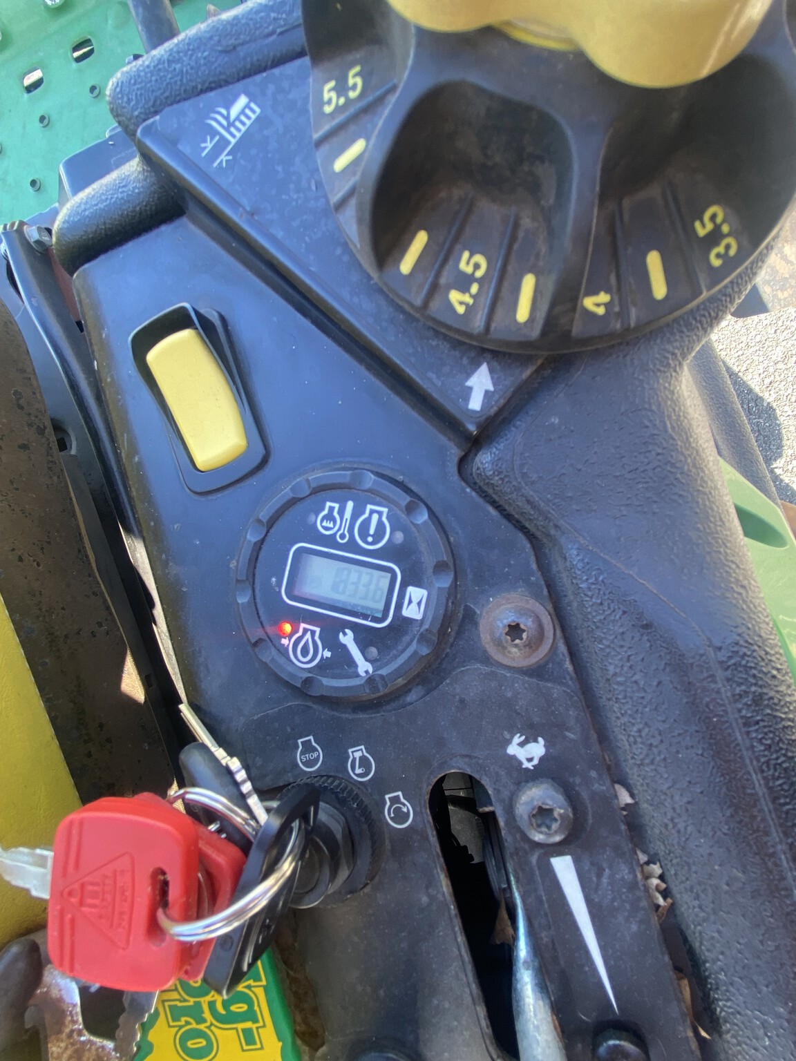 2021 John Deere Z930M Image 6