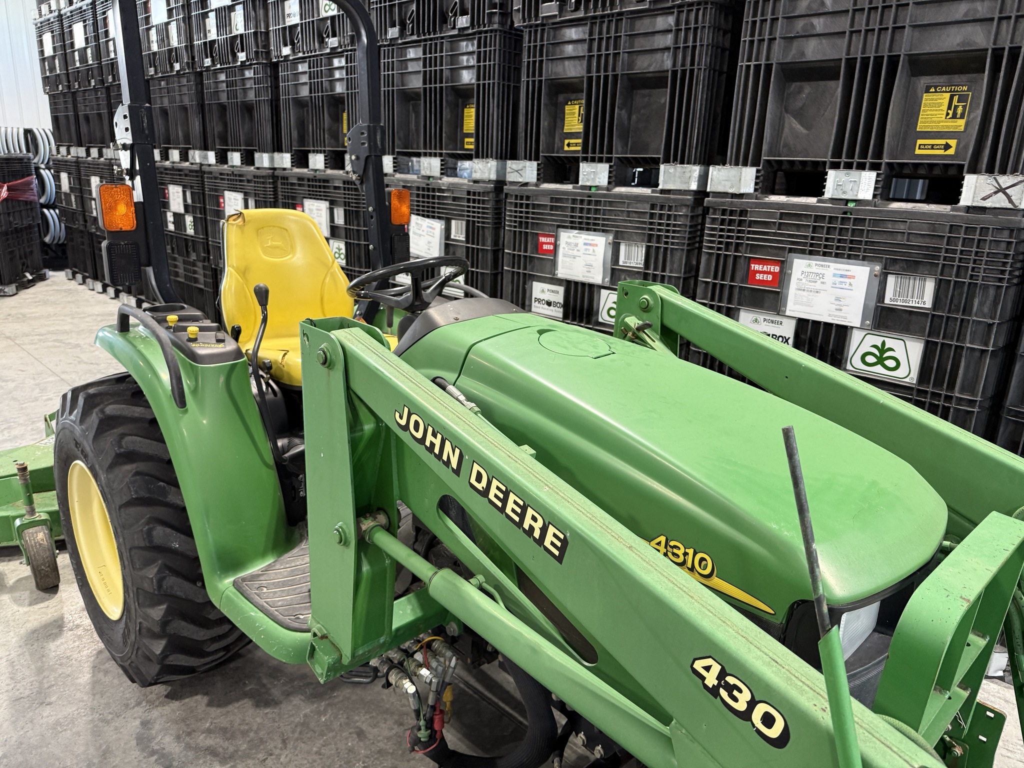 2002 John Deere 4310 Image 3