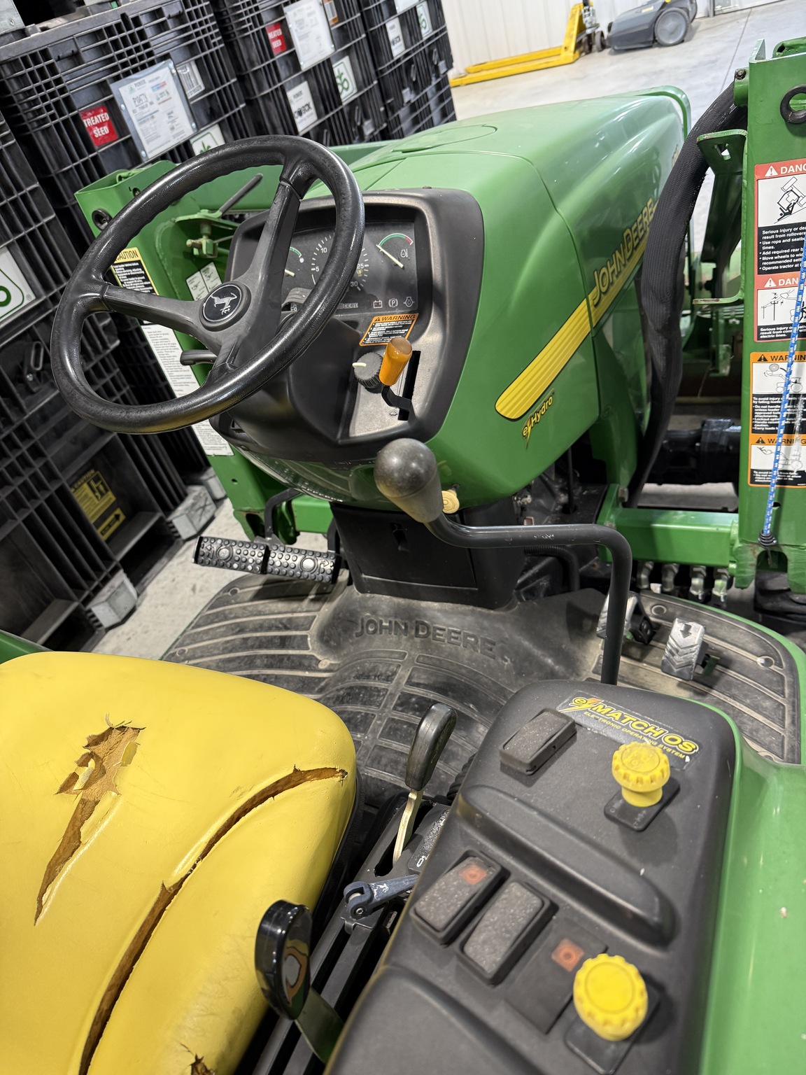 2002 John Deere 4310 Image 6
