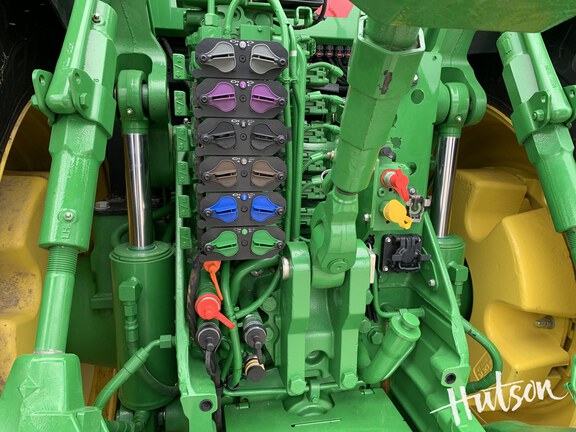 Photo of 2025 John Deere 8R 340
