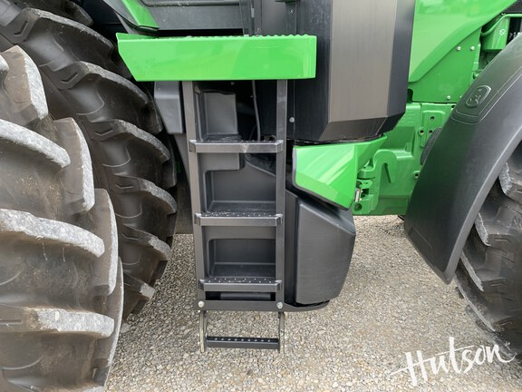 Photo of 2025 John Deere 8R 340