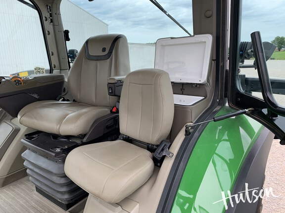 Photo of 2025 John Deere 8R 340