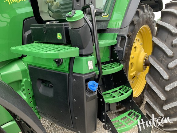 Photo of 2025 John Deere 8R 340