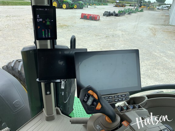 Photo of 2025 John Deere 8R 340