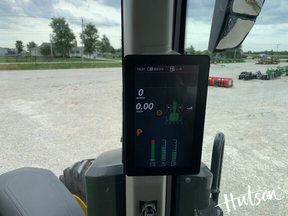 Photo of 2025 John Deere 8R 340