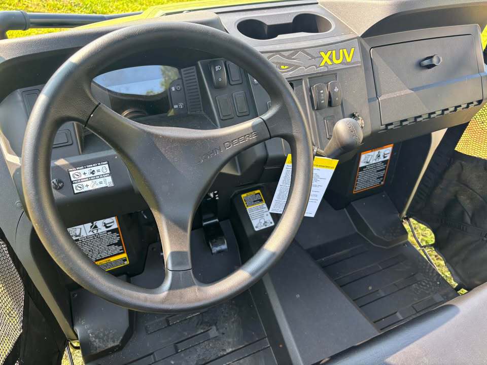 2025 John Deere XUV590M Gator Image 6