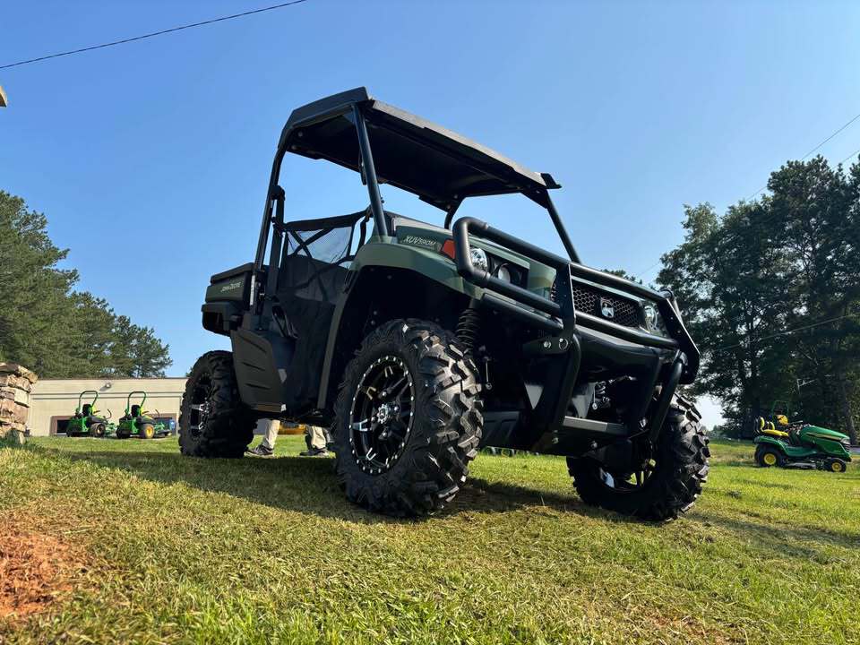 2025 John Deere XUV590M Gator Image 5