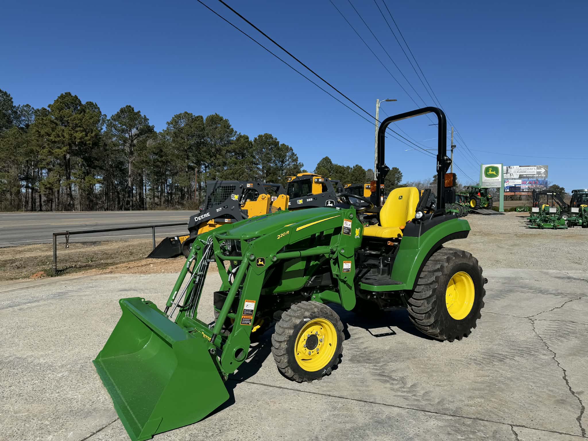 2025 John Deere 2032R Image 2